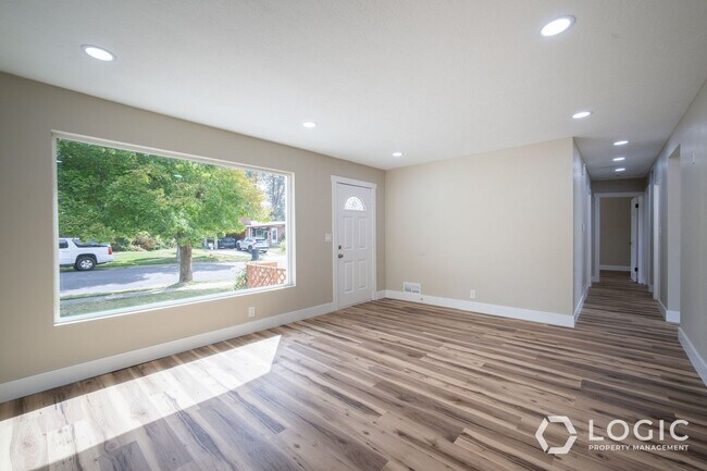 19 E 1300 S Unidad Upstairs