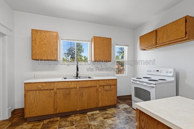 Photo - 1718 N Post St