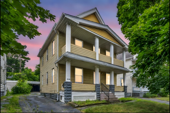 Building Photo - 4097 E 64th St Rental