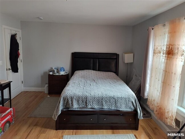 Photo - 6805 Meadowview Ave