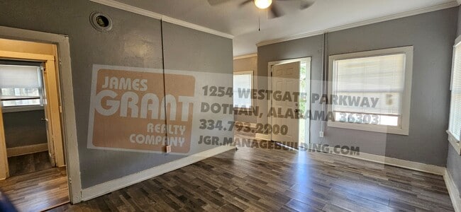 Photo - 203 Moates St