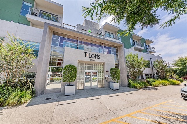 Building Photo - 11500 Tennessee Ave Unit 103