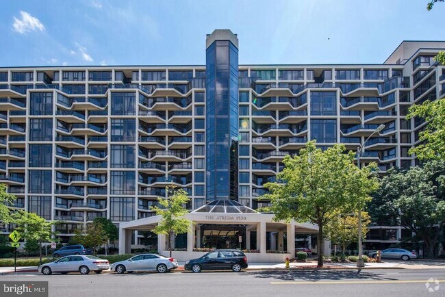 Building Photo - 1530 Key Blvd Unit 402 Rental