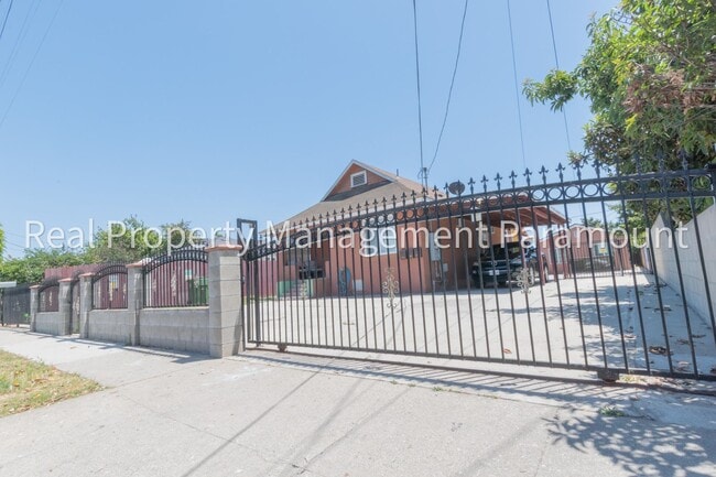 Building Photo - 1362 E 61st St Unit 1362