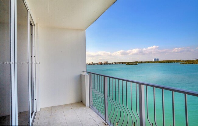 Photo - 10350 W Bay Harbor Dr Condominio Unidad 6R