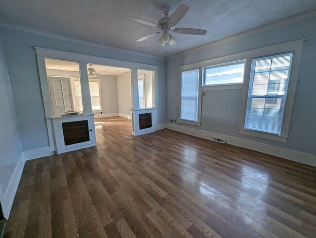 Photo - Coming Soon 4 Bed, 1 Bath — Available December 15th!