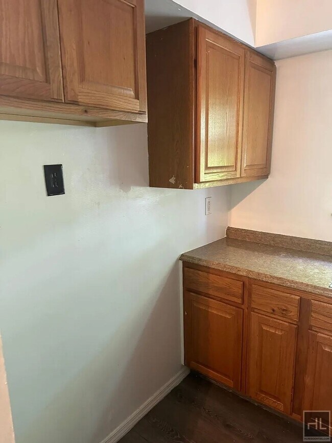 Photo - VAN NEST AVENUE Unit 2