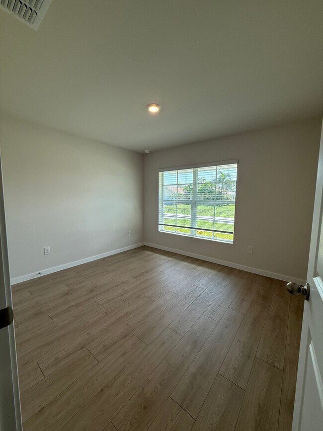 Photo - 17408 Arizona Rd