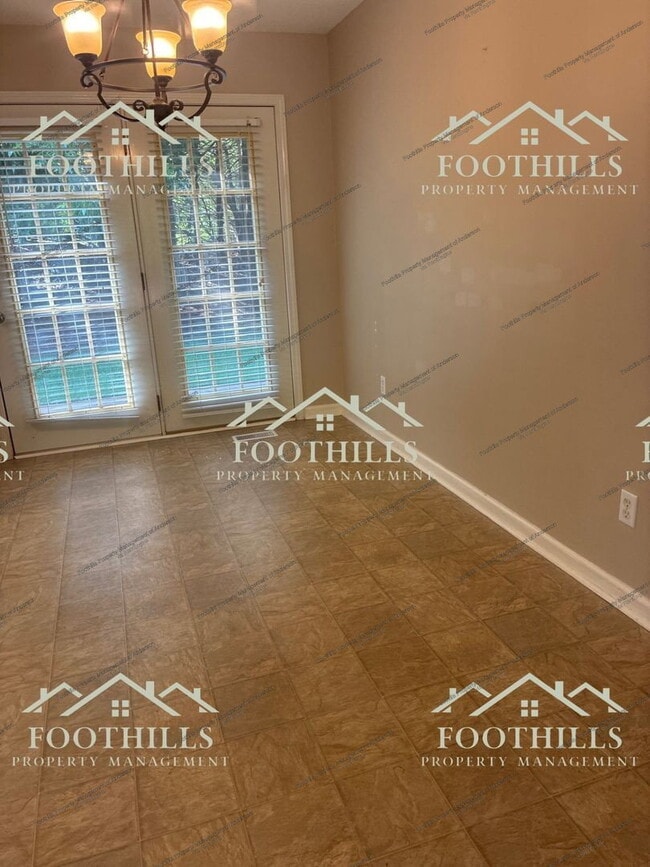 Photo - 107 Ashton Ln
