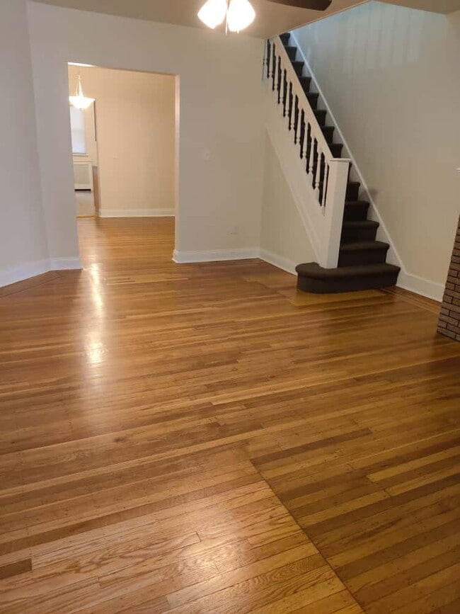 Photo - 6133 Elmwood Ave