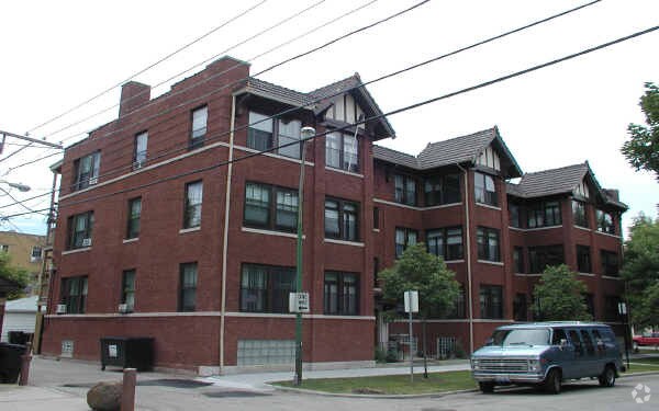 Photo - 3949-3953 W Waveland Ave