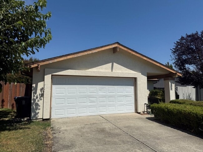 Photo - 2766 Applewood Dr