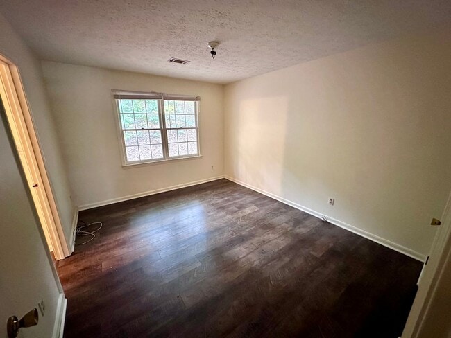 Photo - 505 Chateau Dr SE Unidad A