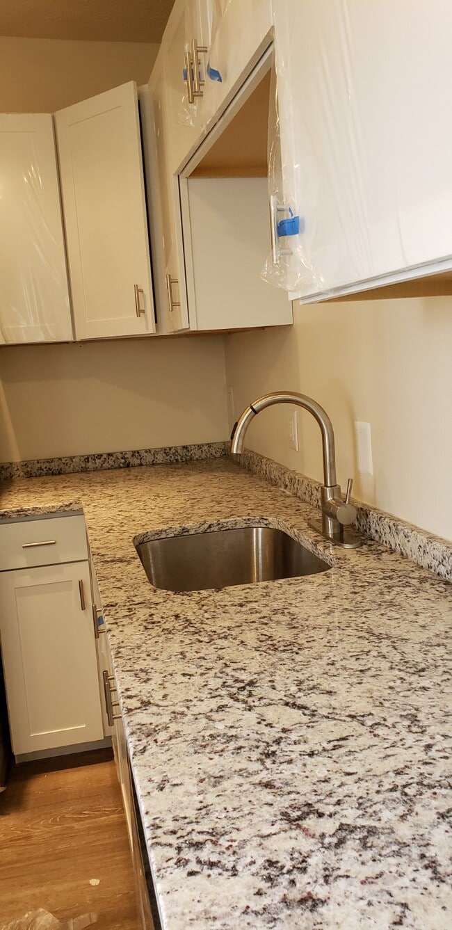 Building Photo - 15010 Point Lookout Rd Unit 2
