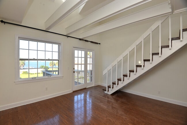 Photo - 1526 Palm Ave