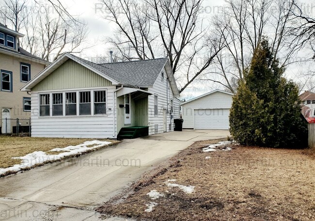 Photo - 229 Linden Ave