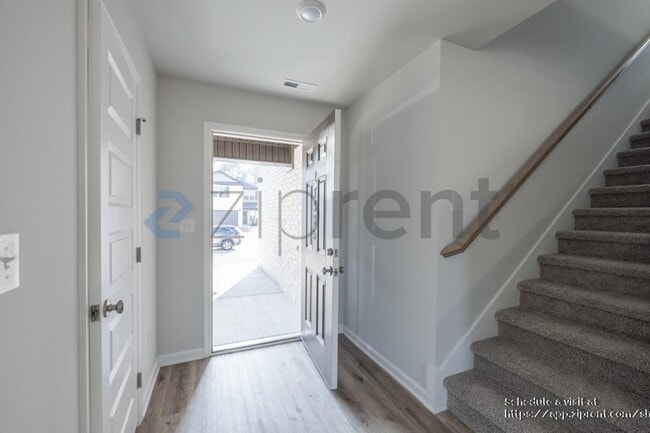 Photo - 27935 Chalmers Cir