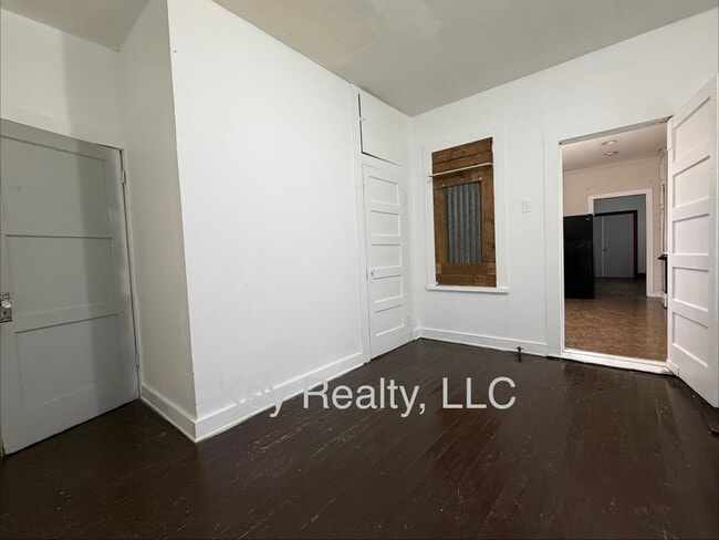 Photo - 100 Hill St