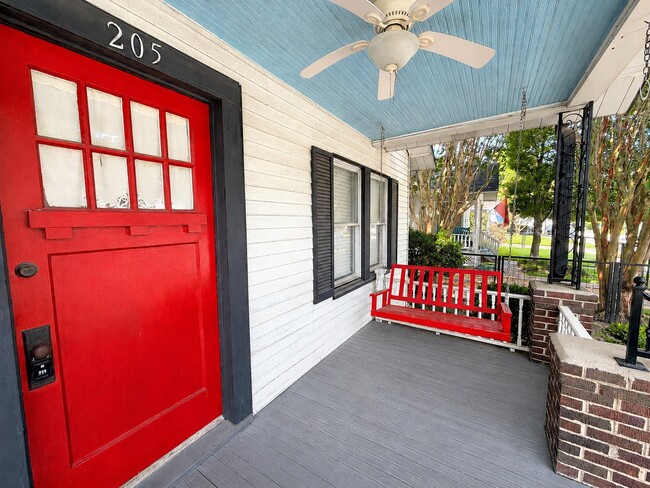 Photo - 205 E 24th St