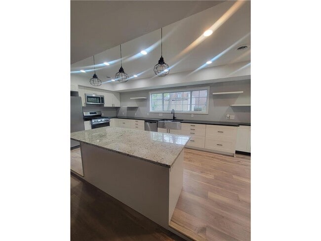 Photo - 47 6th Ave S