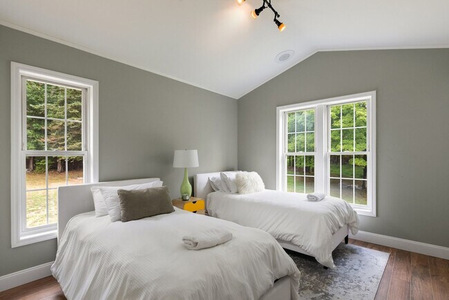 Photo - 338 Clove Rd Unit ID1466547P