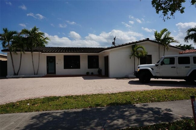 Building Photo - 9220 SW 56th St Rental