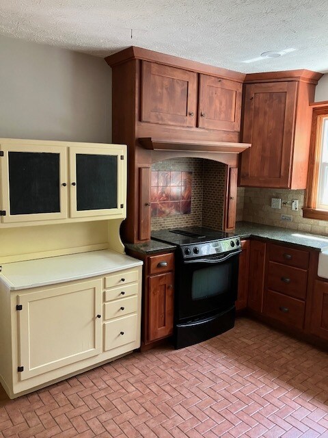 Photo - 32 Banner Farm Rd