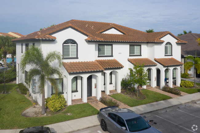 Building Photo - Amberton Luxury Townhomes