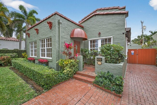 Photo - Historic West Palm Beach single-family home, with guest cottage!
