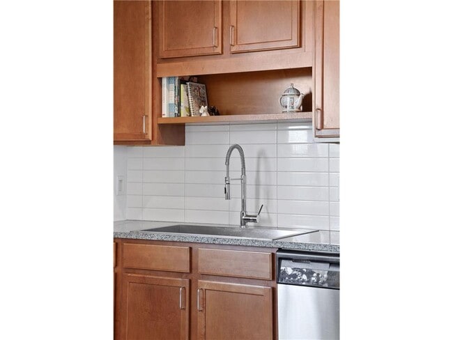 Photo - 15 E Franklin Ave Unit 309