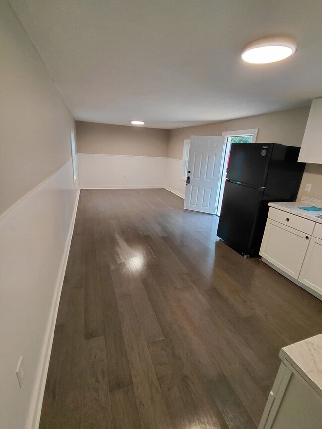 Photo - 223 Stinson Dr