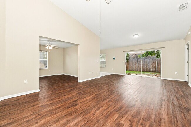 123 Lookout Dr