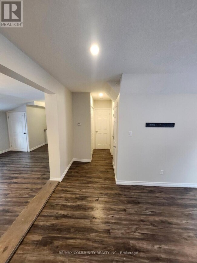 Photo - 115 Frederick St E