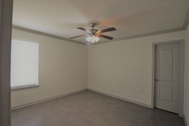 Photo - Beautiful 3 Bedroom 2 Bathroom Townhouse i...