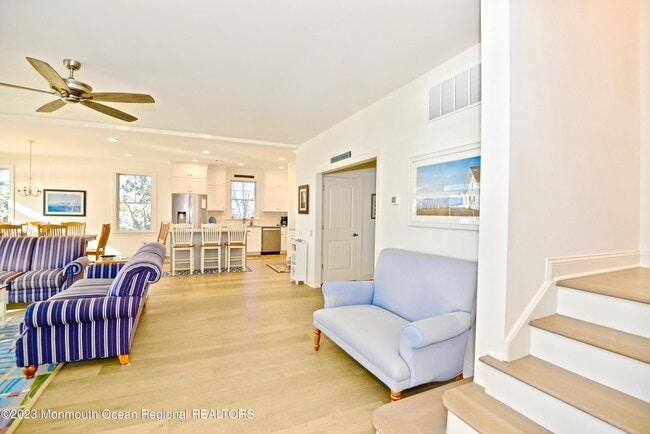 Photo - 6 N Bayview Ave