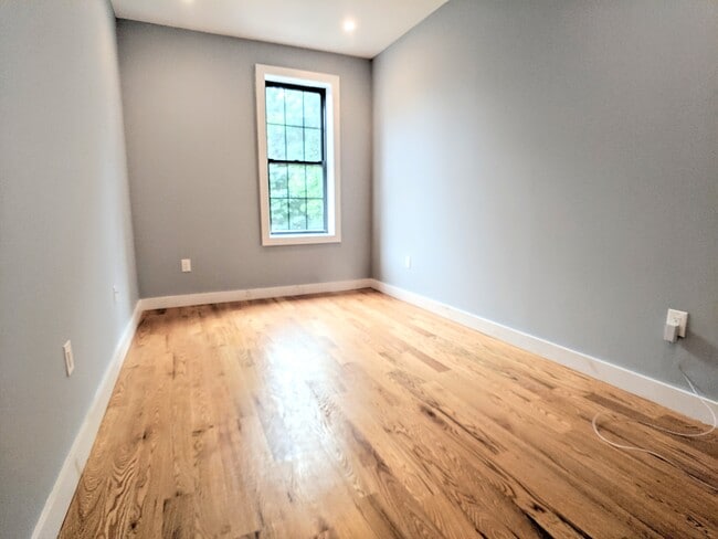 Photo - 218 Quincy St