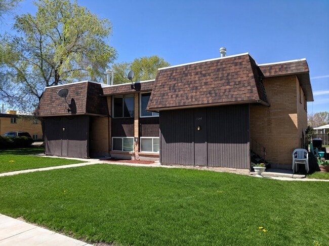 Building Photo - 3268 S 4180 W Unit Apt 2