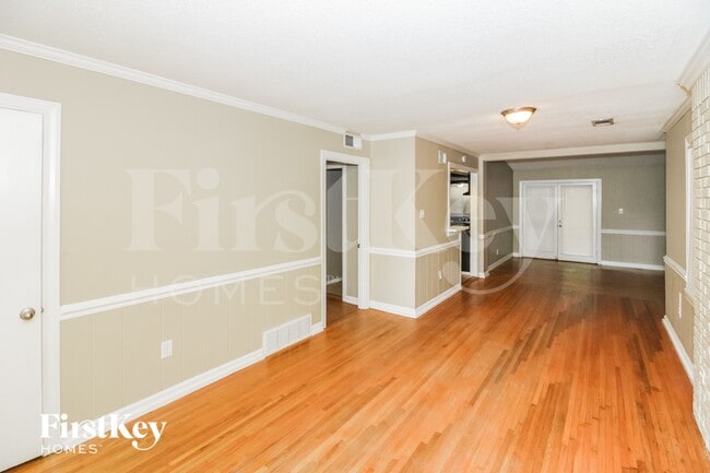 Photo - 1307 S White Station Rd