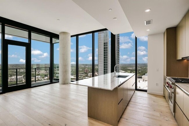 Building Photo - 610 Davis St Unit 3305 Rental