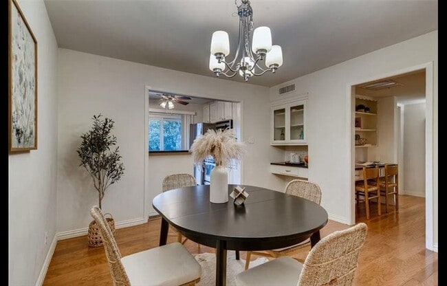 Photo - 1210 Windsor Rd Unidad 107