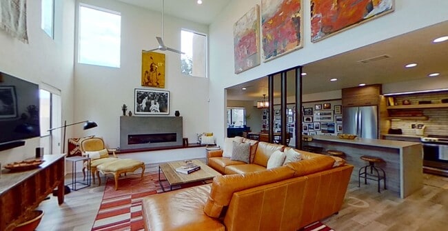 Photo - 801 Southeast Cir NW