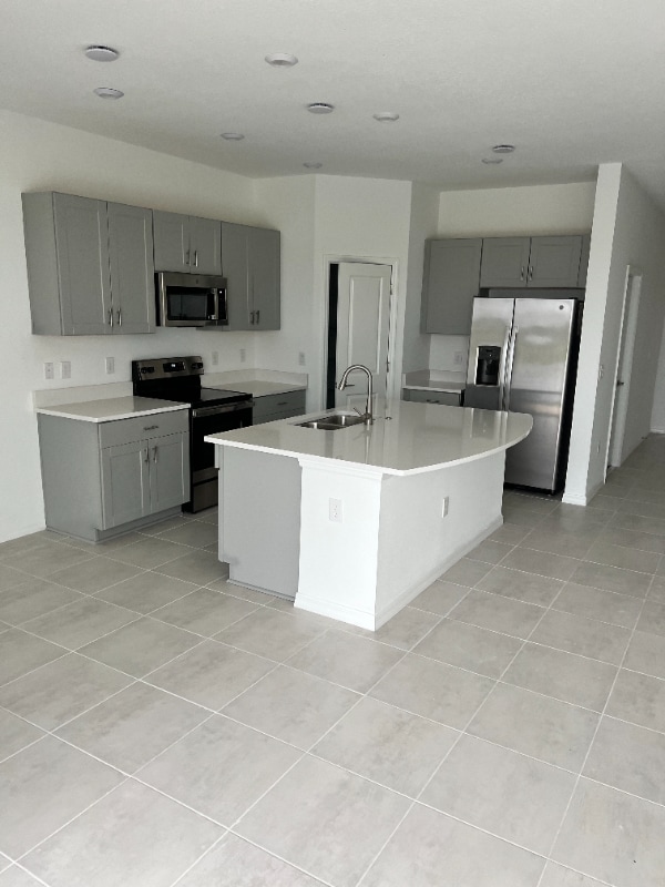 8640 Lunar Skye St