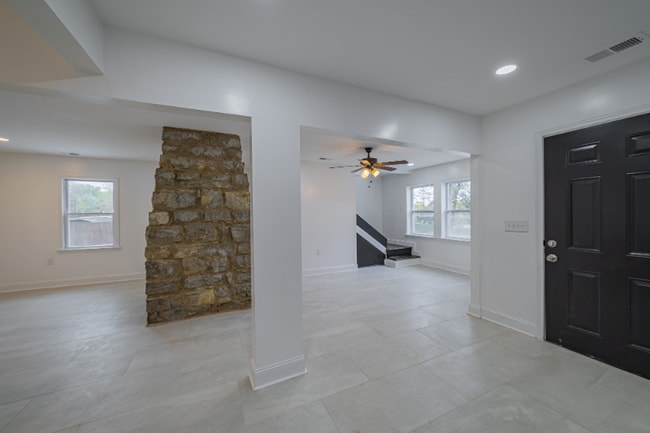 Photo - 830 Market St