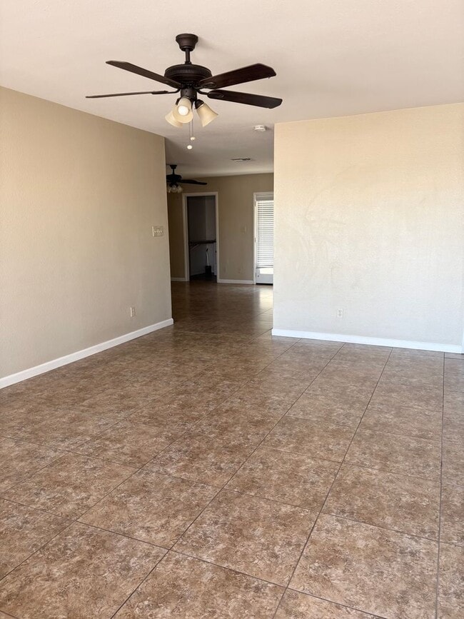 Photo - **Excellent 3br/2ba/2garage HOUSE (ELLIOT & DOBSON)