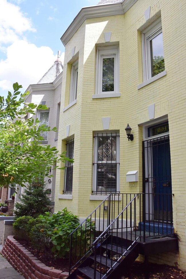 Front of house - 1004 Euclid St NW House