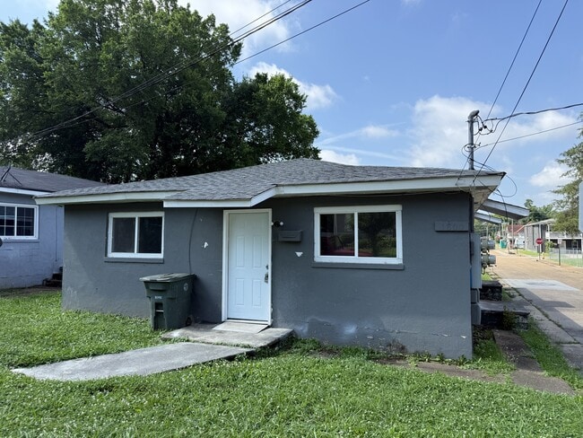 Photo - 1800 Carson Ave