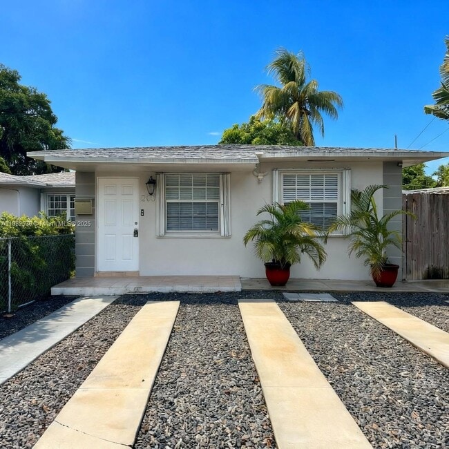 Building Photo - 200 NW 74th Ave Rental