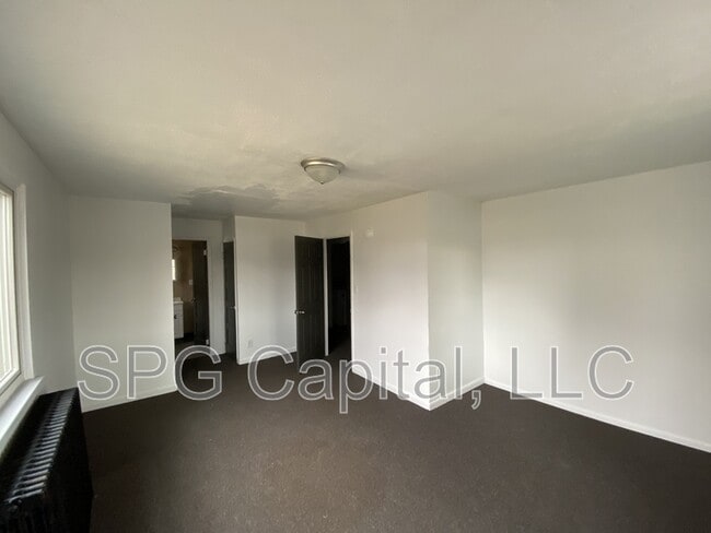 Photo - 31 W 3rd St Rental