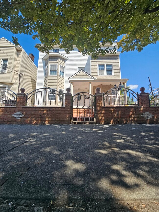 Photo - 228 Duncan Ave Unit Apartment #2R