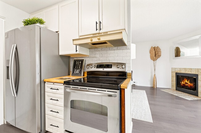 2020 Grant Ave S Unit A202